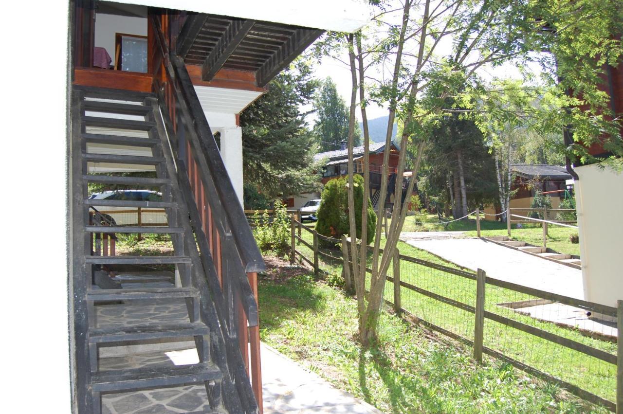 Chalet Les Sorbiers: Pyrenees Retreat With Garden And Access *
