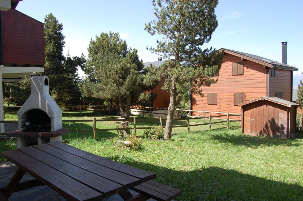 Les Sorbiers: Pyrenees Retreat With Garden And Access Chalet *