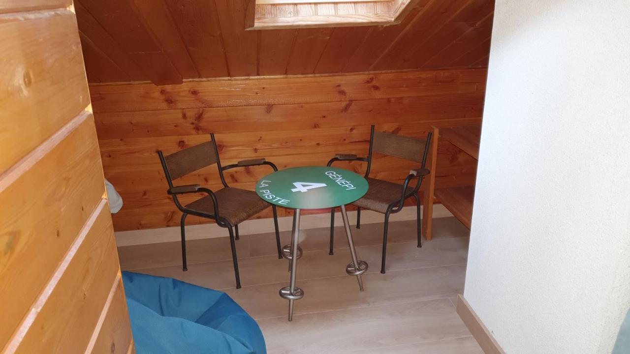 Les Sorbiers: Pyrenees Retreat With Garden And Access Chalet